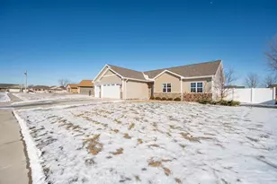 2125 Fox Pt Cir, De Pere, WI 54115 - Photo 43