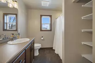 2125 Fox Pt Cir, De Pere, WI 54115 - Photo 27