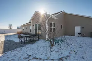 2125 Fox Pt Cir, De Pere, WI 54115 - Photo 39