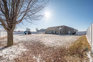 2125 Fox Pt Cir, De Pere, WI 54115 - Photo 47