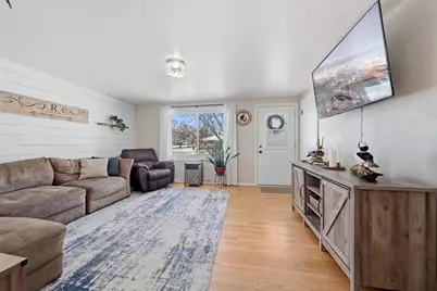 1129 Suburban Drive, De Pere, WI 54115 - Photo 3