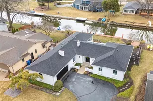 933 Starboard Ct, Oshkosh, WI 54901 - Photo 3