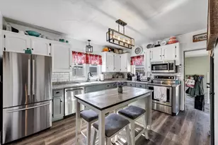 1208 S Erie St, De Pere, WI 54115 - Photo 9