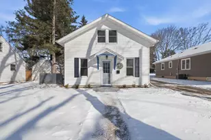 930 Rhode Island St, Sturgeon Bay, WI 54235 - Photo 1