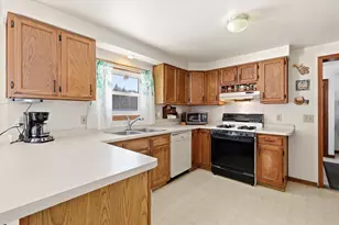 N5516 Hillside Dr, Wild Rose, WI 54984 - Photo 13