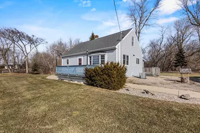 W5684 Firelane 12, Menasha, WI 54952 - Photo 7