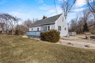 W5684 Firelane 12, Menasha, WI 54952 - Photo 7