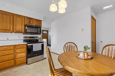 W5684 Firelane 12, Menasha, WI 54952 - Photo 19