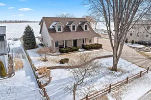 2414 Longtail Beach Ln, Suamico, WI 54173 - Photo 77