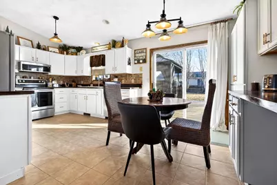 W5981 Woodsedge Court, Appleton, WI 54915 - Photo 9