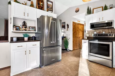 W5981 Woodsedge Court, Appleton, WI 54915 - Photo 15