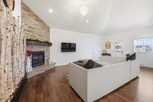 1364 Primrose Ln, Fond du Lac, WI 54935 - Photo 9