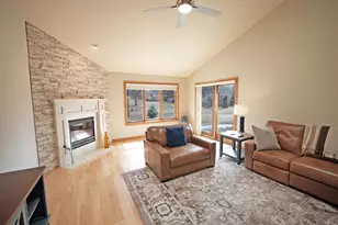 1064 Coronado Ct, Hobart, WI 54155 - Photo 7