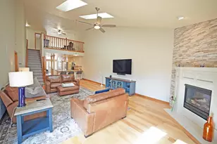 1064 Coronado Ct, Hobart, WI 54155 - Photo 9