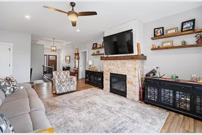 834 Evergreen Drive, Brownsville, WI 53006 - Photo 5