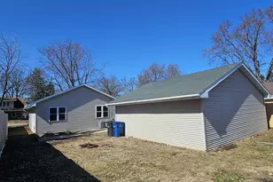 1906 Mitchell St, Oshkosh, WI 54901 - Photo 39