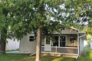 1906 Mitchell St, Oshkosh, WI 54901 - Photo 3