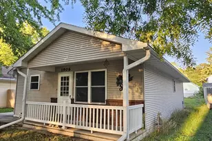 1906 Mitchell St, Oshkosh, WI 54901 - Photo 5
