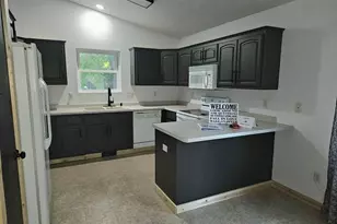 1906 Mitchell St, Oshkosh, WI 54901 - Photo 9