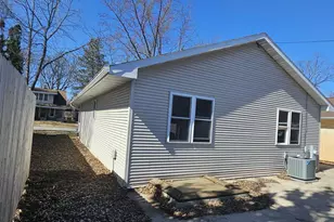 1906 Mitchell St, Oshkosh, WI 54901 - Photo 39