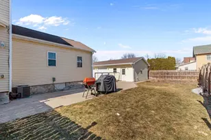 207 W Forest Ave, Neenah, WI 54956 - Photo 9