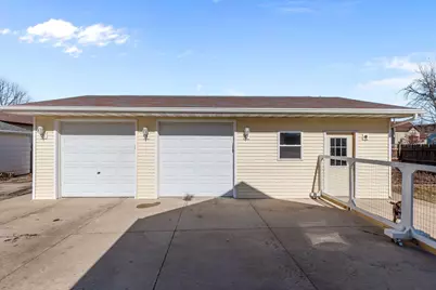 207 W Forest Avenue, Neenah, WI 54956 - Photo 7