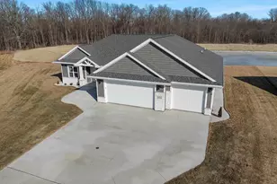 1652 Torchwood Trl, De Pere, WI 54115 - Photo 57