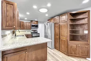 2940 N Oneida St, Appleton, WI 54911 - Photo 7