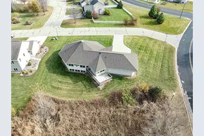1690 Gateway Meadows Lane, Neenah, WI 54956 - Photo 25
