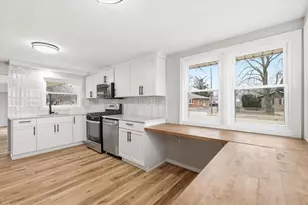 236 W 20th Ave, Oshkosh, WI 54902 - Photo 7