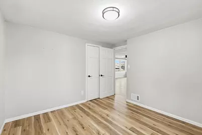 236 W 20th Avenue, Oshkosh, WI 54902 - Photo 13