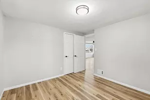 236 W 20th Ave, Oshkosh, WI 54902 - Photo 13