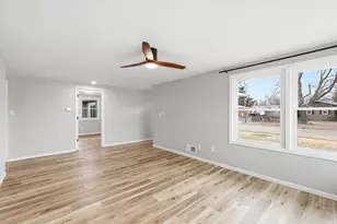236 W 20th Ave, Oshkosh, WI 54902 - Photo 11