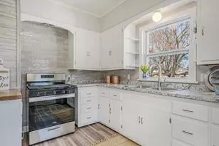 1370 Ceape Ave, Oshkosh, WI 54901 - Photo 13