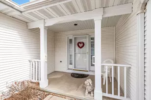 1513 Dickenson Ct, Neenah, WI 54956 - Photo 3