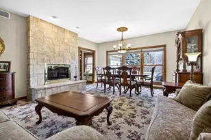 5565 Applewood Ct, Hartford, WI 53027 - Photo 9