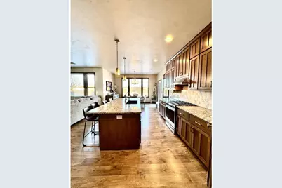 1342 Buckys, Green Bay, WI 54313 - Photo 7