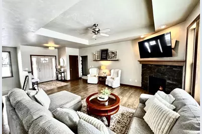 1342 Buckys, Green Bay, WI 54313 - Photo 5