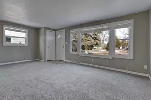 623 Hunters Point Rd, Neenah, WI 54956 - Photo 7