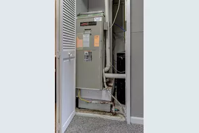 623 Hunters Point Road, Neenah, WI 54956 - Photo 35