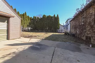 1908 Columbus St, Manitowoc, WI 54220 - Photo 43