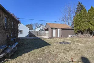1908 Columbus St, Manitowoc, WI 54220 - Photo 47
