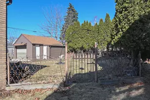 1908 Columbus St, Manitowoc, WI 54220 - Photo 49