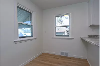 1908 Columbus Street, Manitowoc, WI 54220 - Photo 19