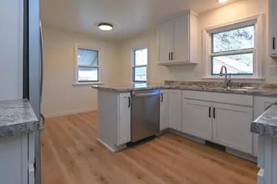 1908 Columbus Street, Manitowoc, WI 54220 - Photo 11