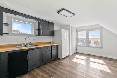 86 E Johnson Street, Fond du Lac, WI 54935 - Photo 11