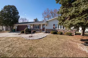 520 Willow Dr, Fond du Lac, WI 54935 - Photo 1