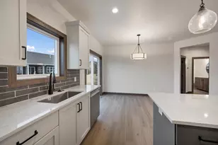 2407 Whispering Wind Ln, Green Bay, WI 54303 - Photo 15