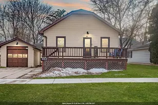 987 Kellogg St, Green Bay, WI 54303 - Photo 1