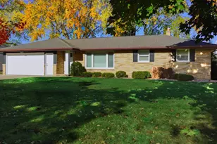 1112 Blue Ridge Dr, Green Bay, WI 54304 - Photo 1